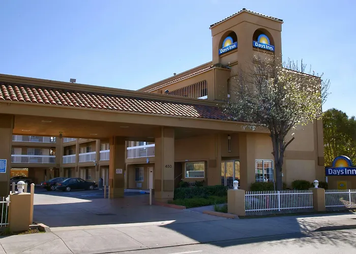 Days Inn By Wyndham Hayward Airport