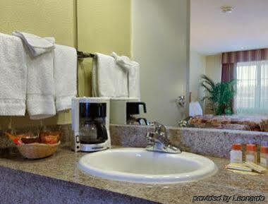 Hotel Days By Wyndham Airport